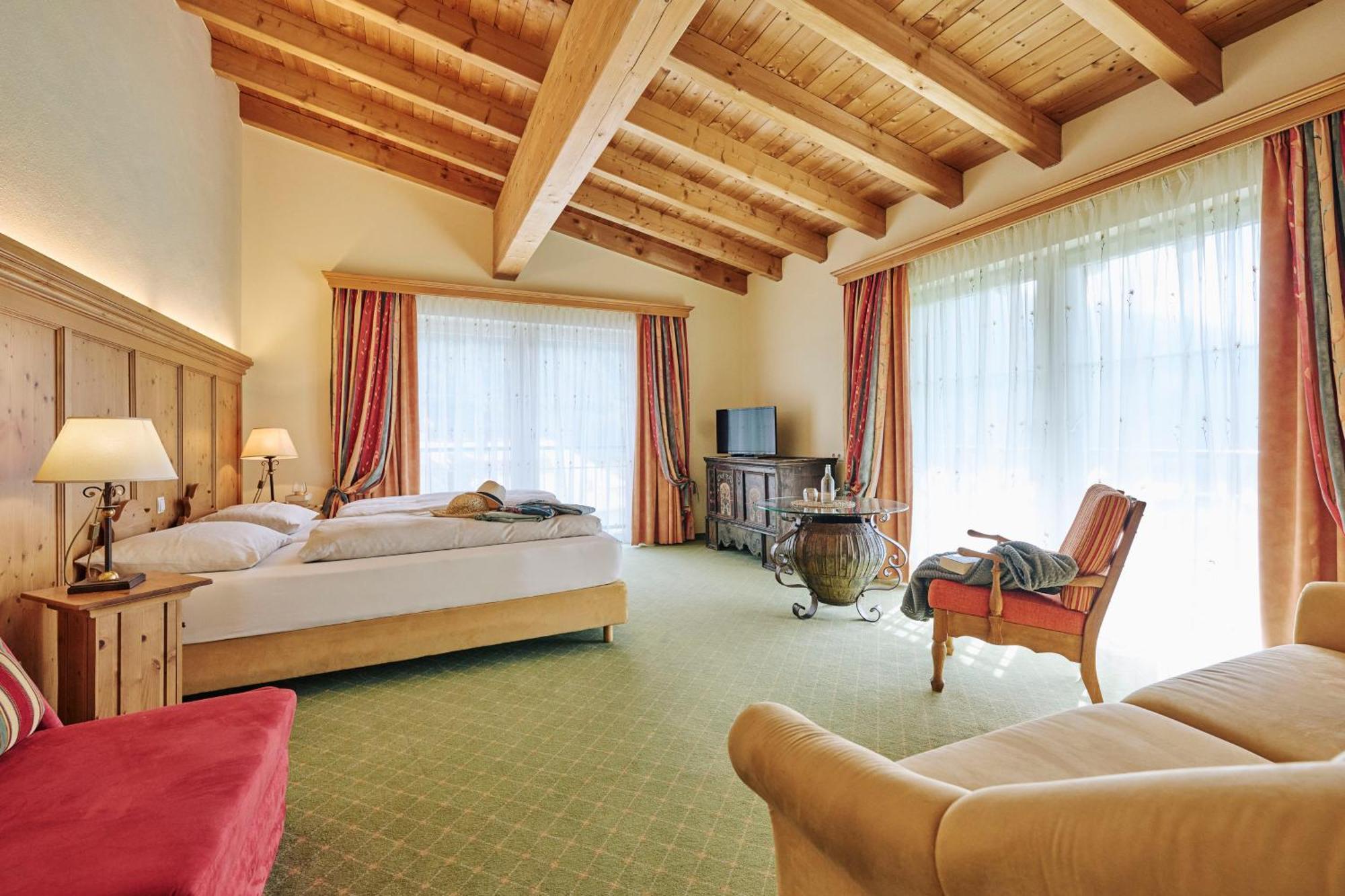 Arlberg Stuben - Das Kleine, Feine Hotel シュトゥーベン・アム・アールベルク エクステリア 写真