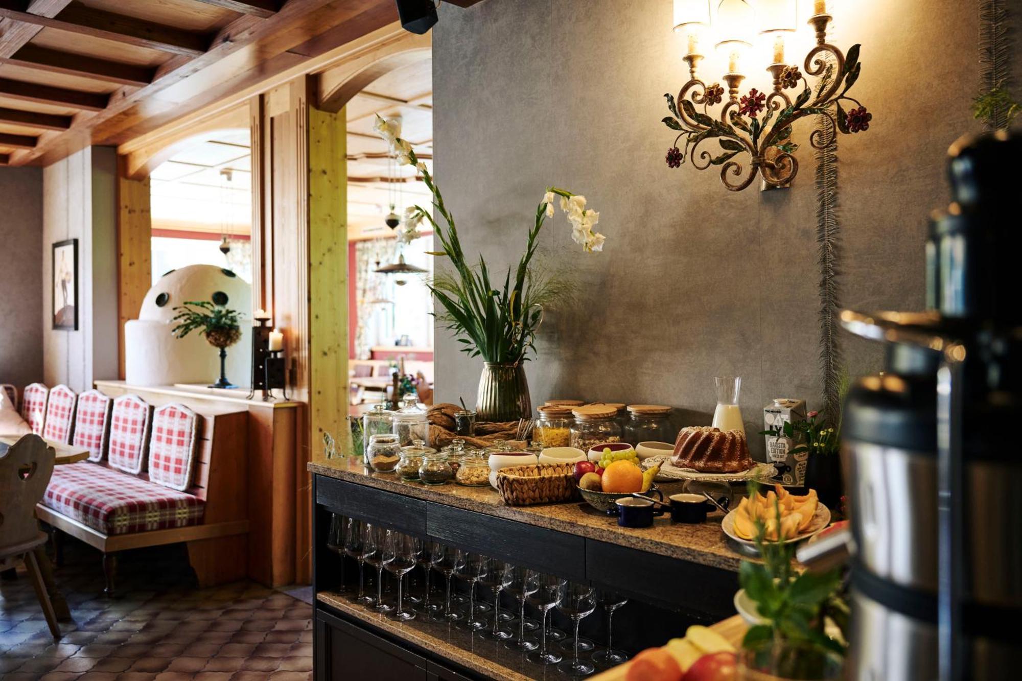 Arlberg Stuben - Das Kleine, Feine Hotel シュトゥーベン・アム・アールベルク エクステリア 写真